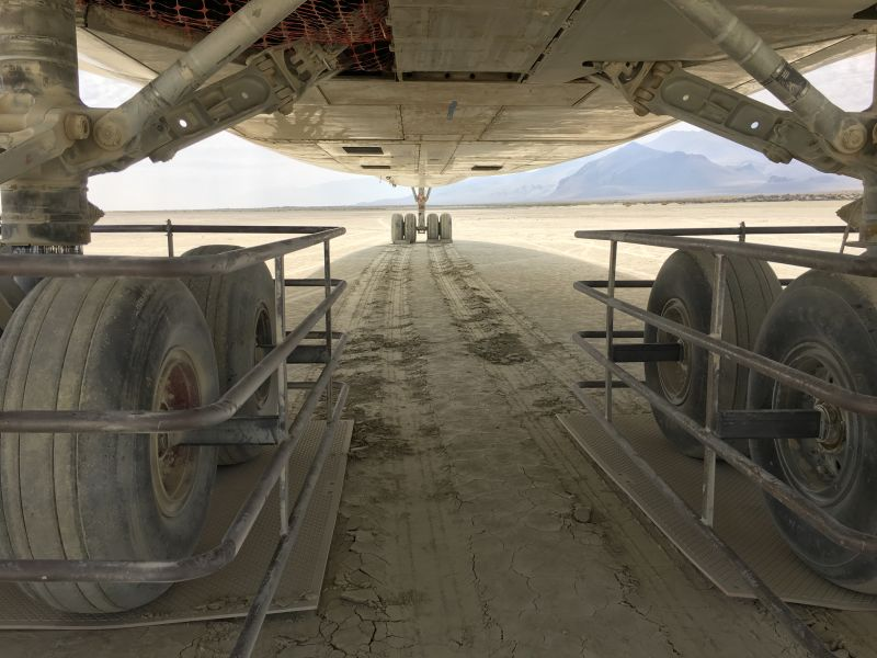 Illustration for article titled Hay un gigantesco Boeing 747 plantado en medio del desierto de Nevada desde hace dos semanas